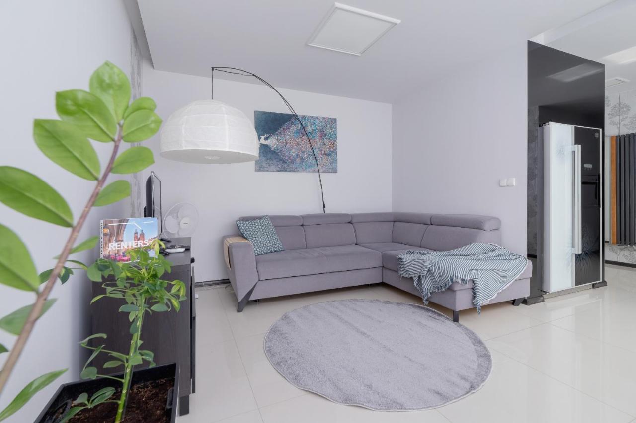 Wonderful Apartment Garden Residence By Noclegi Renters كراكوفيا المظهر الخارجي الصورة